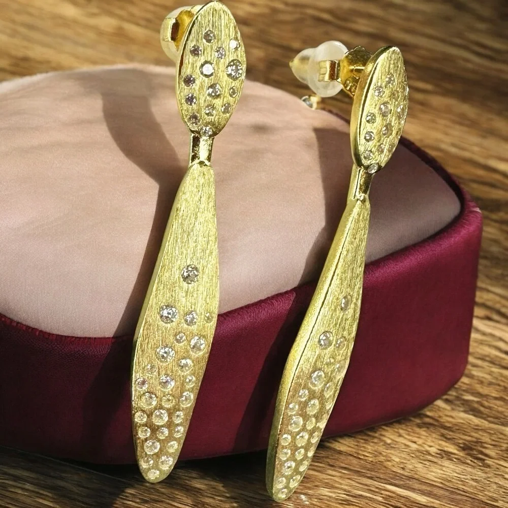 NEW Elegant Brushed Gold-Plated Sterling Silver Crystal Encrusted Drop Earrings